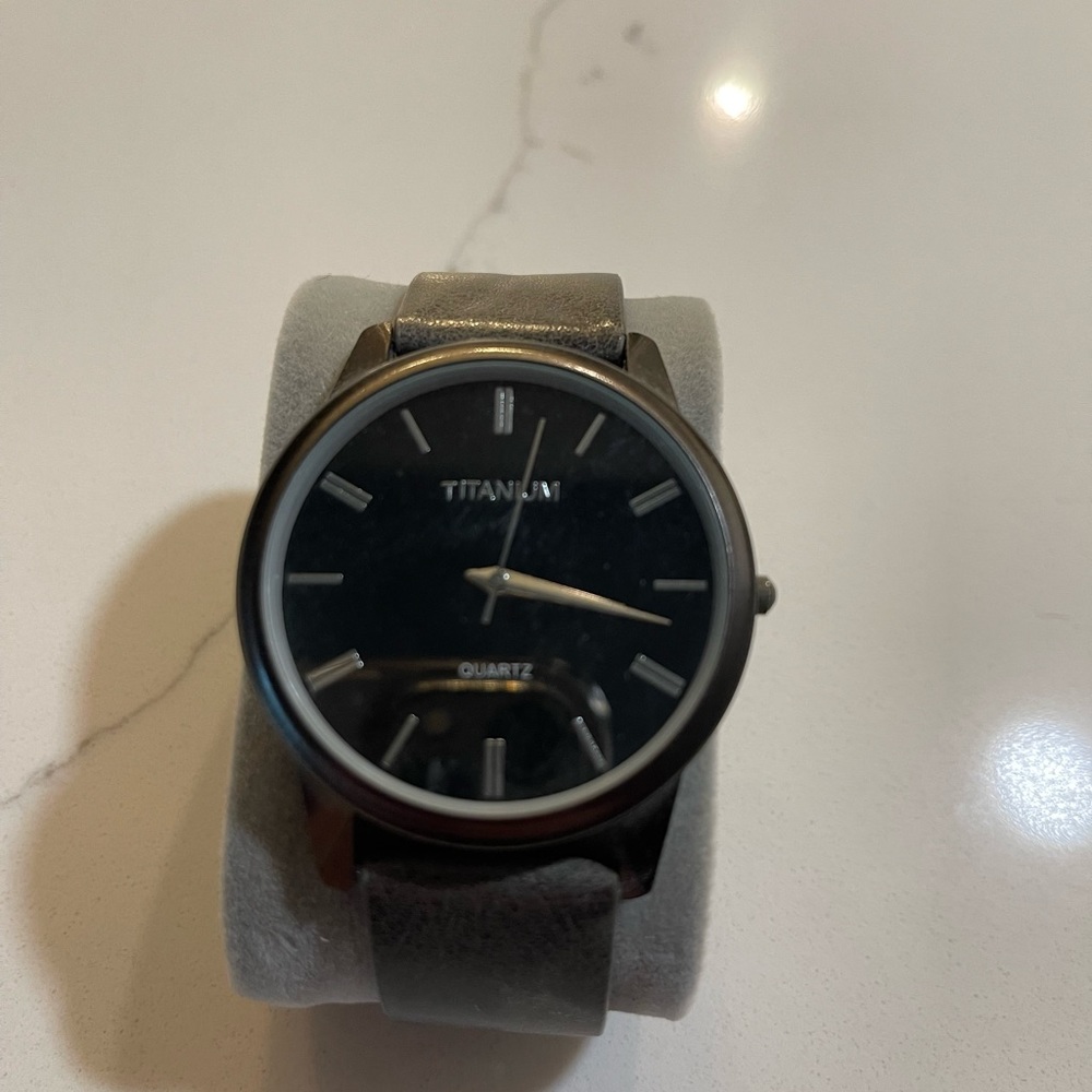 Mens Watch with faux leather band